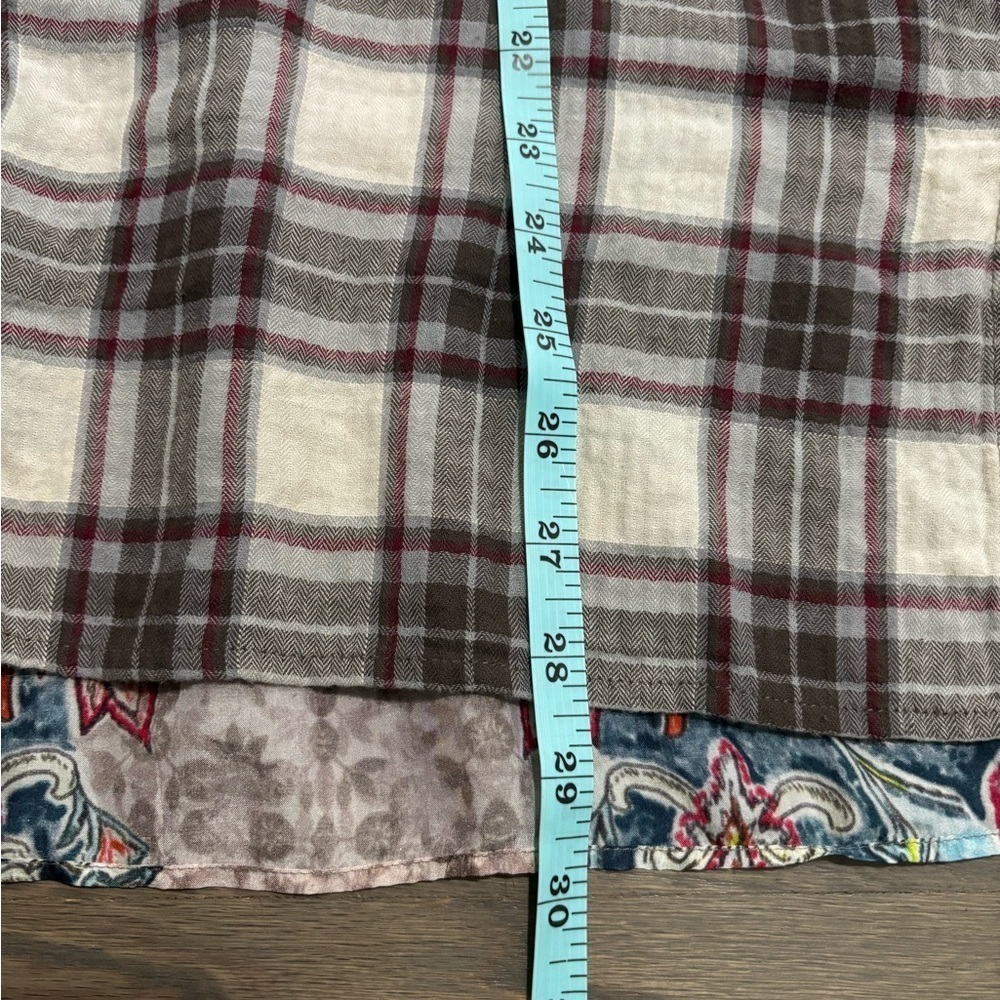 Johnny Was Workshop Silk Back Button Down Top. Size Small - Picture 5 of 8